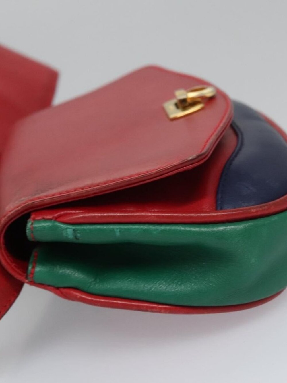 Salvatore Ferragamo Gancini Waist bag Leather Red Auth 115429 - Picture 5 of 16